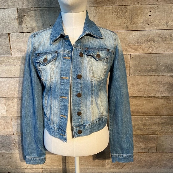 🛍️3/$30 Life in Progress women’s button up light wash denim jean jacket size XS - Picture 1 of 7